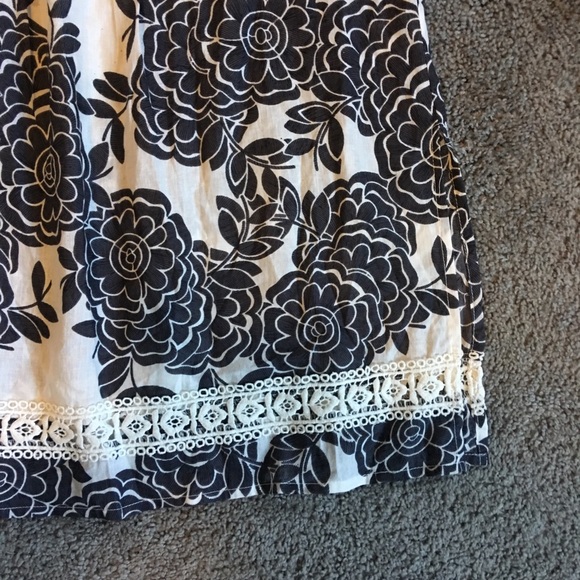 SALE! 3/15$ A&B Crochet Trim Coverup/Tunic - Picture 2 of 8